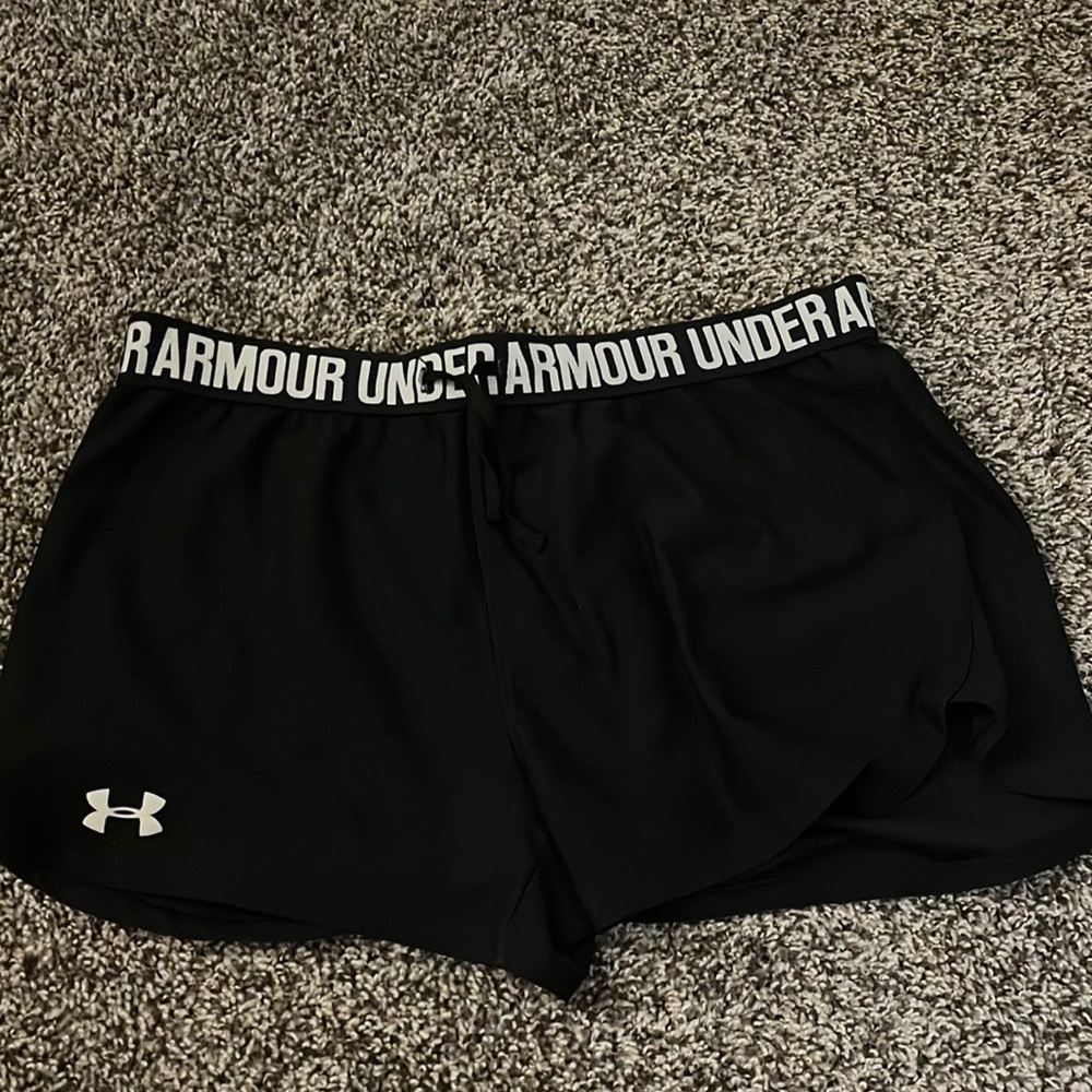Black under armour athletic shorts